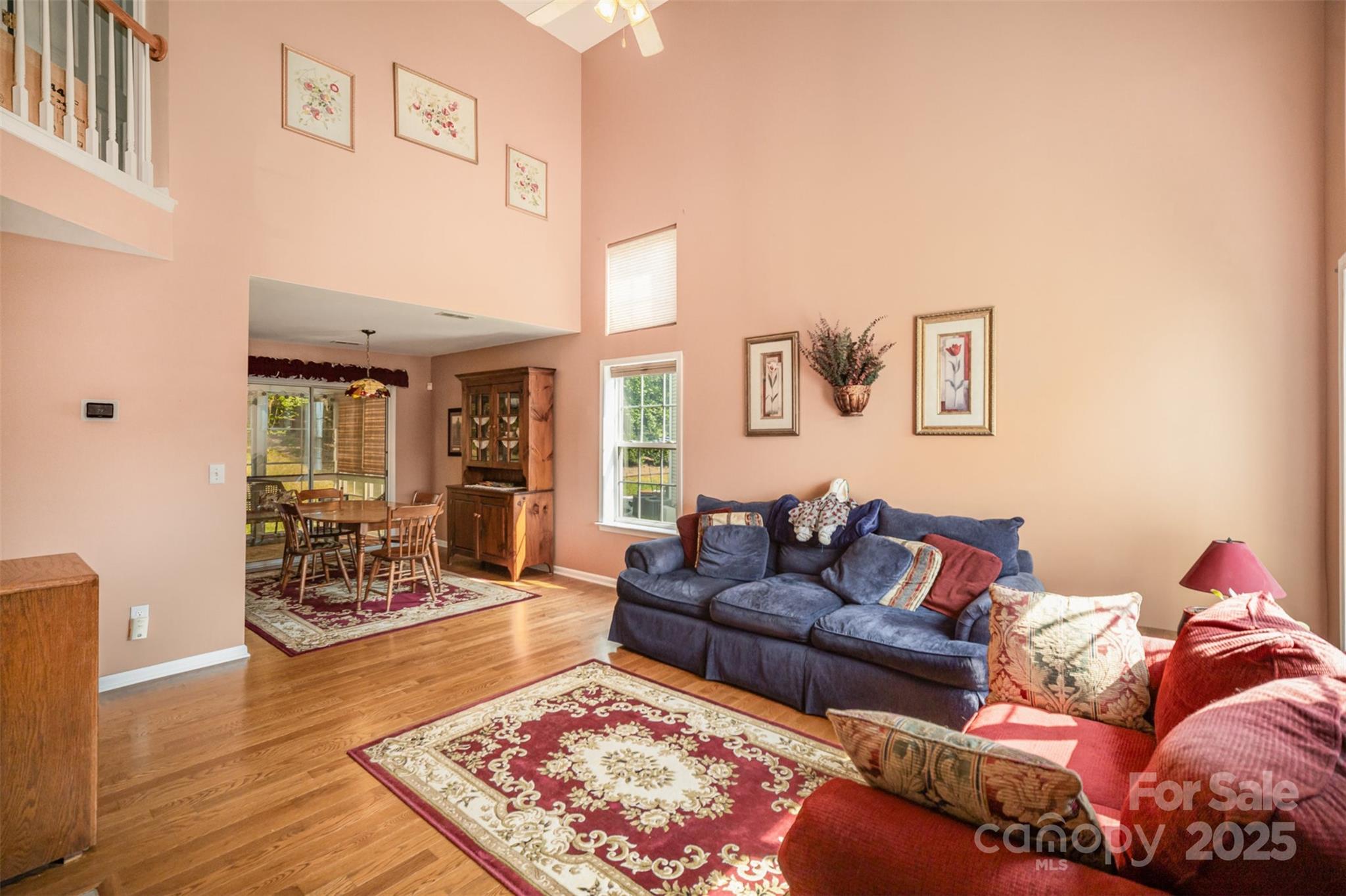 220 Holmes Court