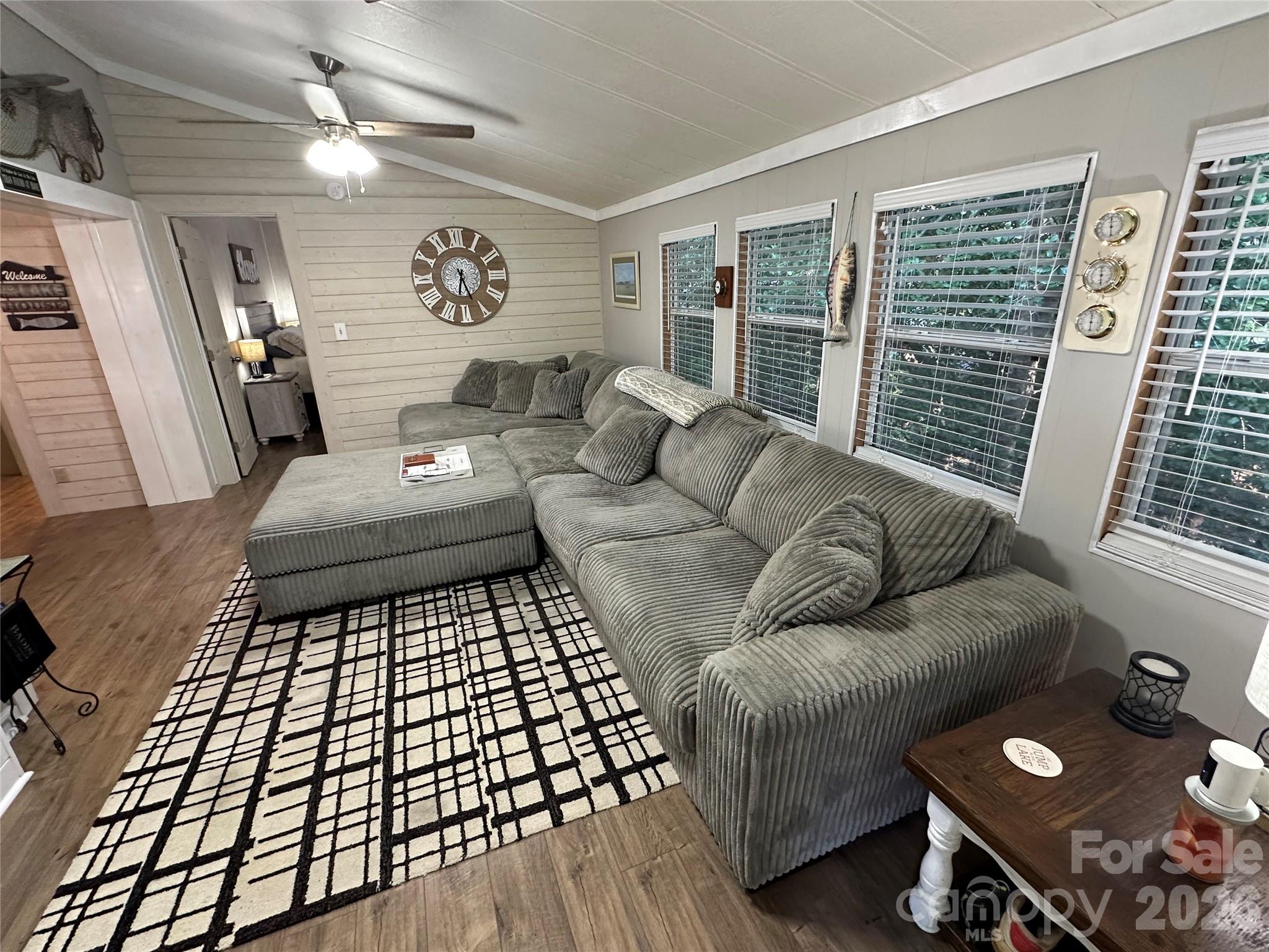 111 Hickory Circle