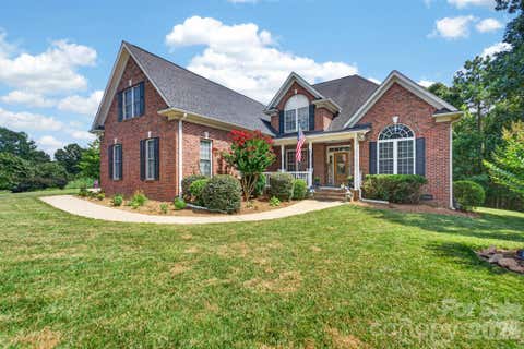 Photo of 106 Spinnaker Bay Lane #59, Lake Wylie, SC 29710 (MLS # 4404488)