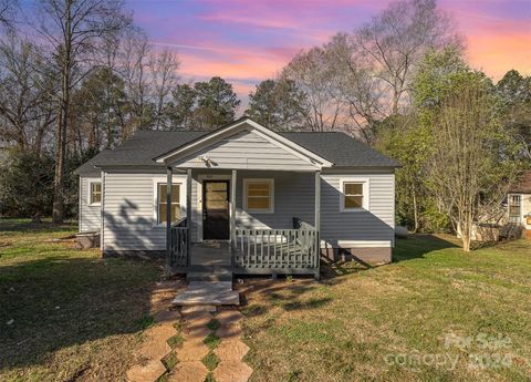 Single Family Residence in Wadesboro NC 523 Moore Street.jpg