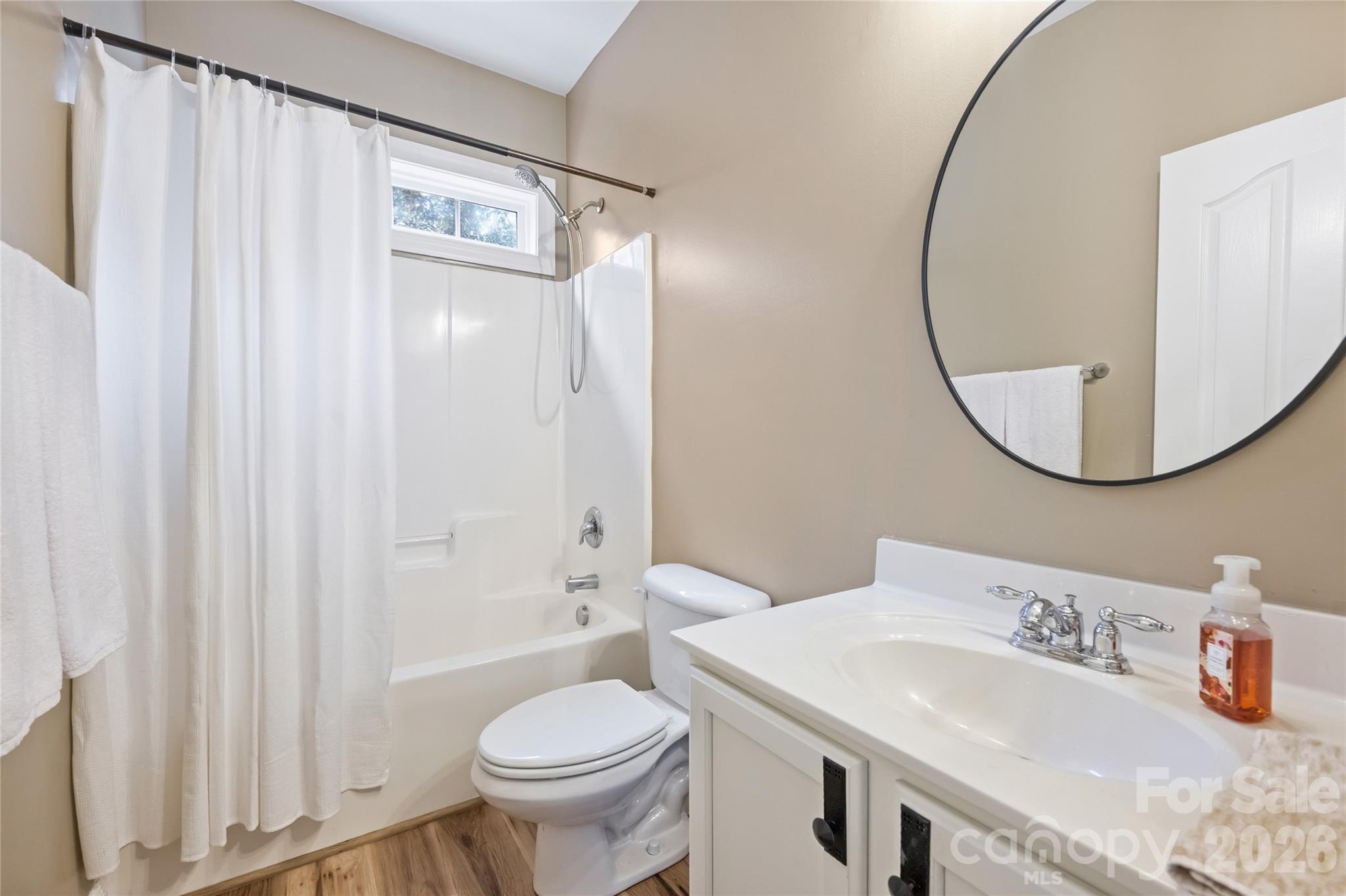 Hollister - Residential