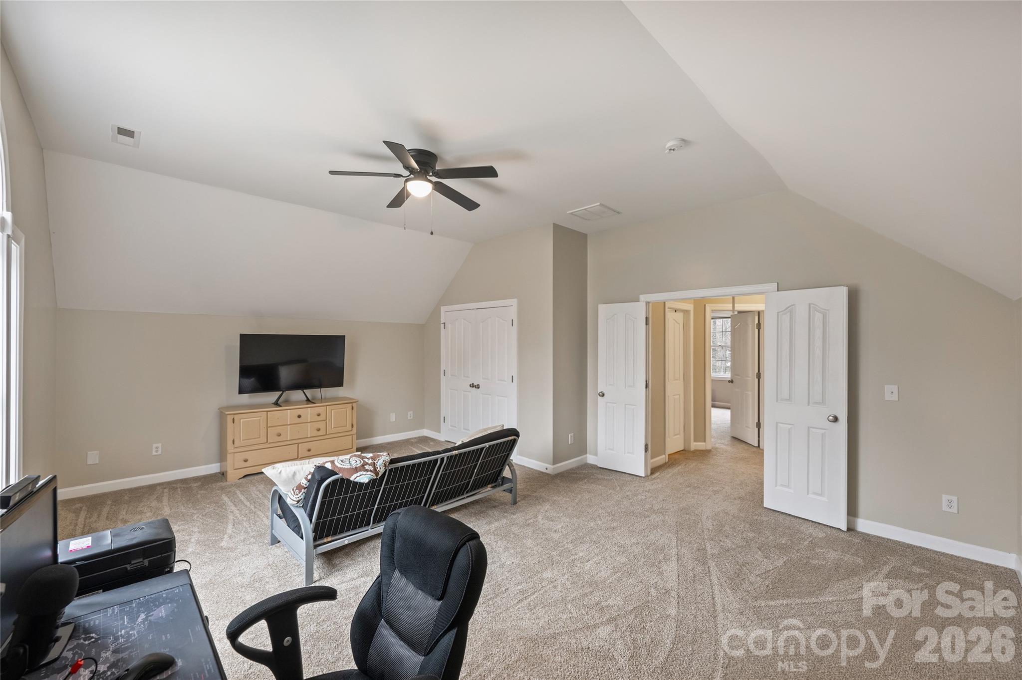 Hollister - Residential