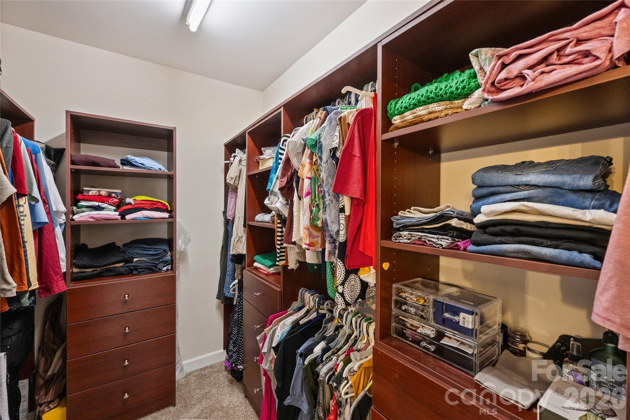 Hollister - Residential