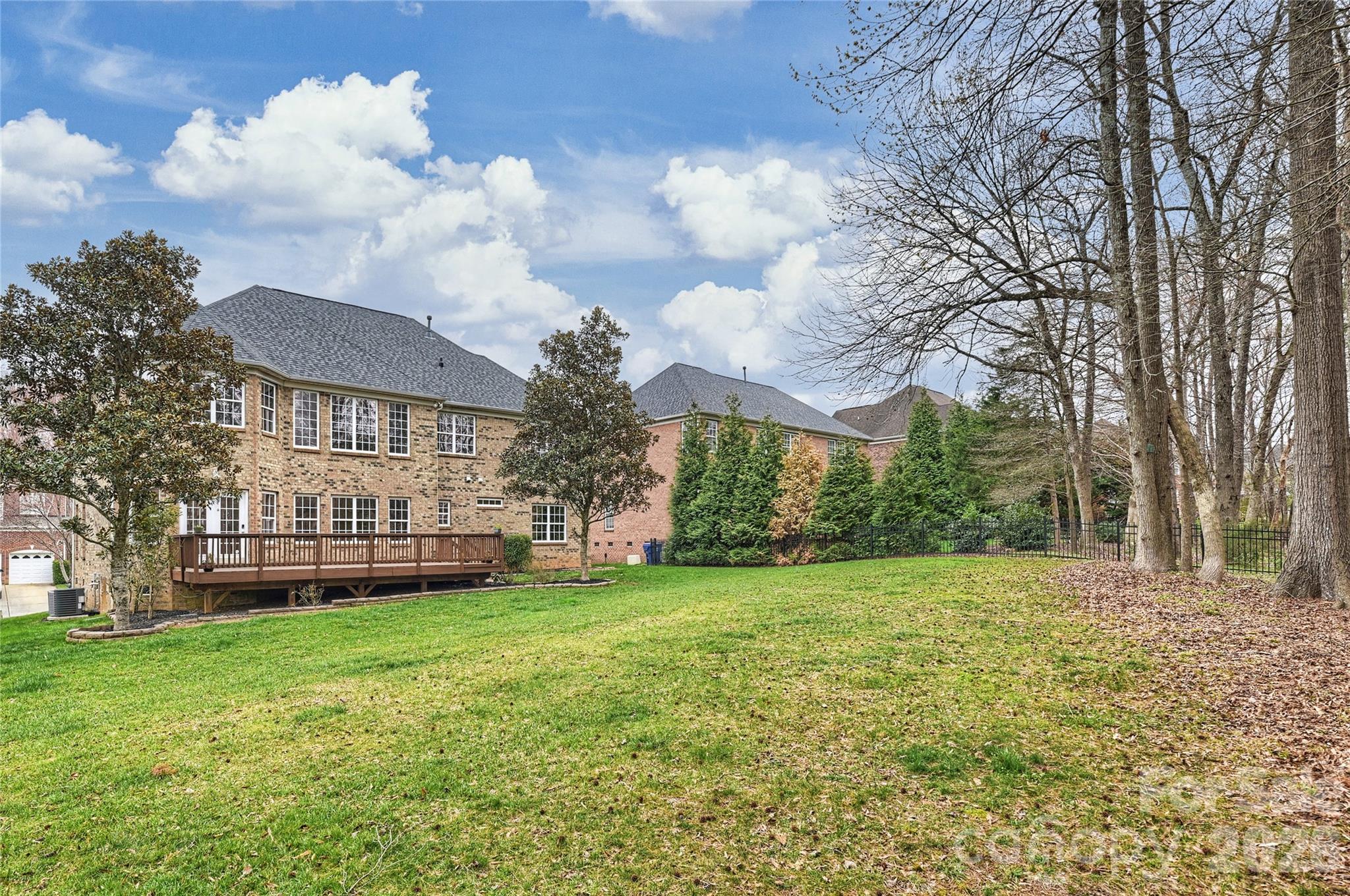 Hollister - Residential