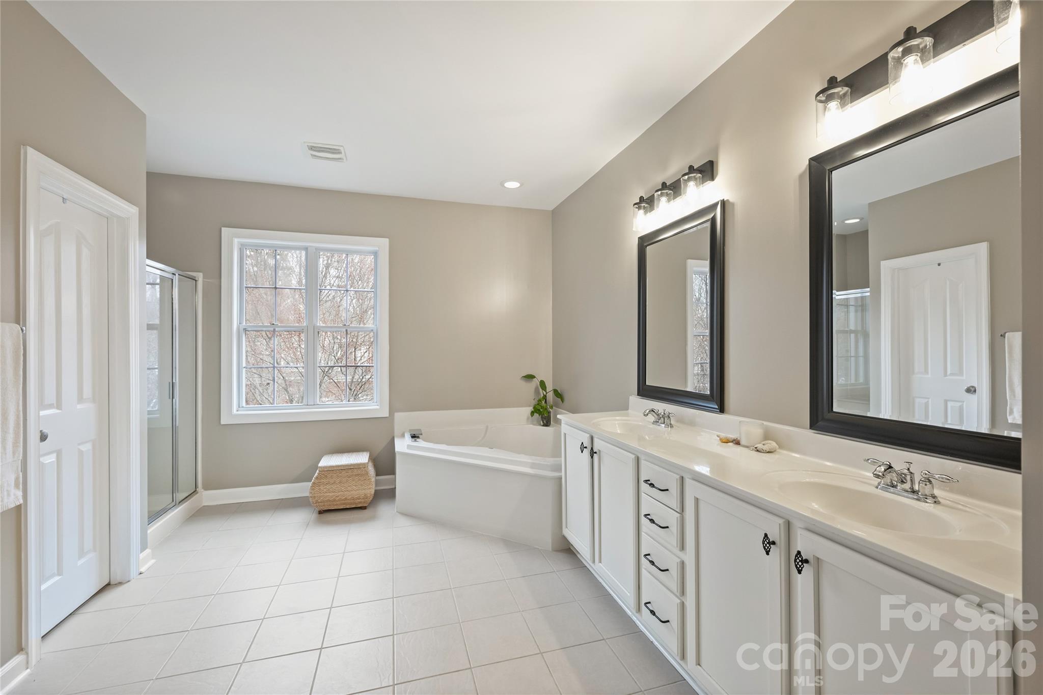 Hollister - Residential