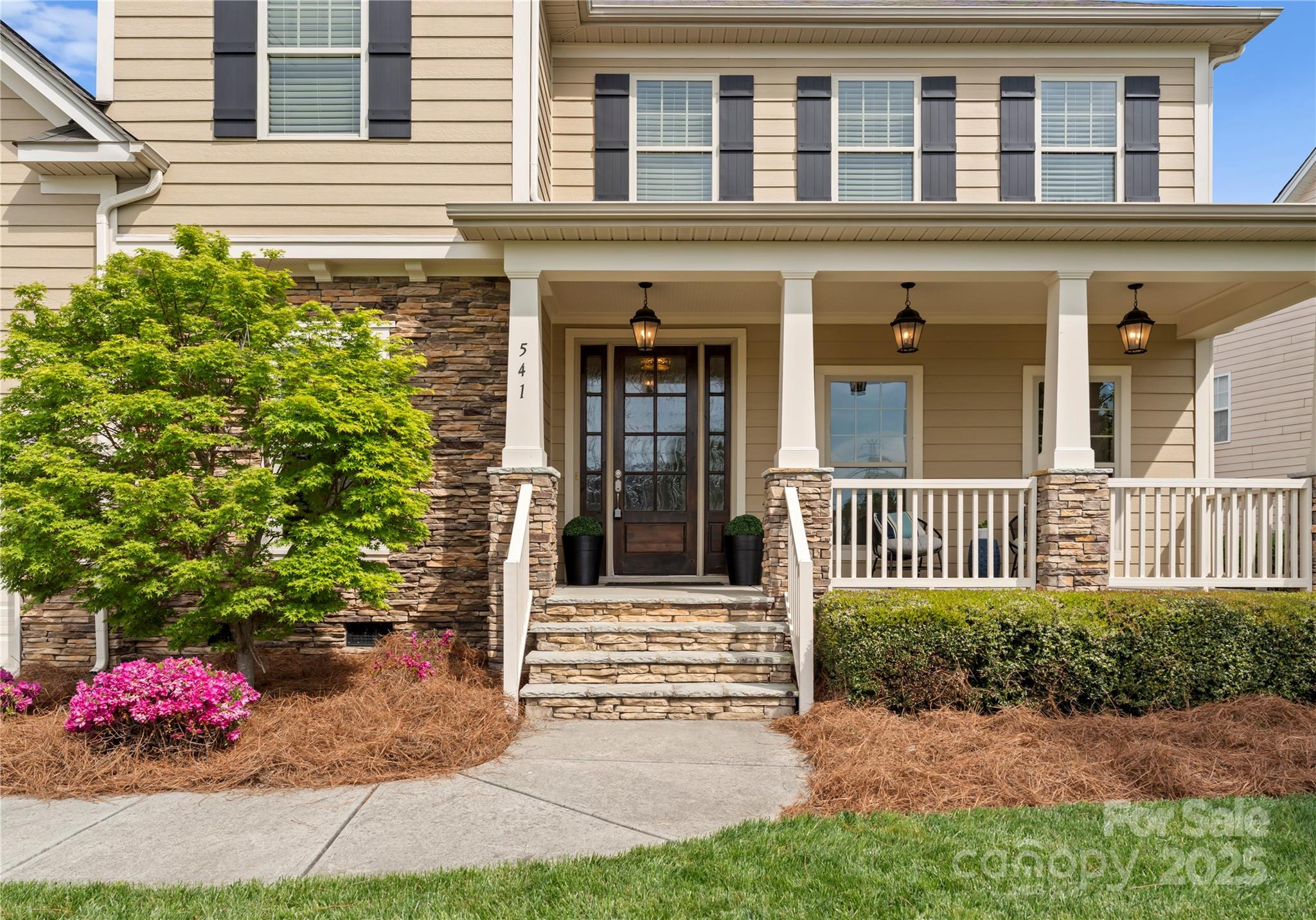 Winding Walk - Residential