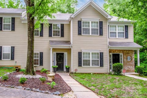 2208 Winthrop Chase Drive Charlotte NC 28212