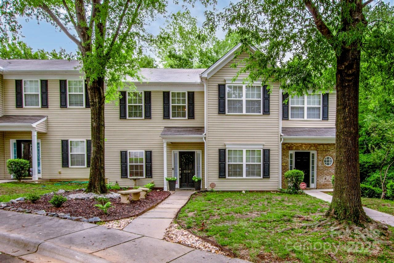 2208 Winthrop Chase Drive