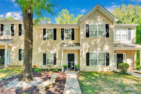 2208 Winthrop Chase Drive Charlotte NC 28212