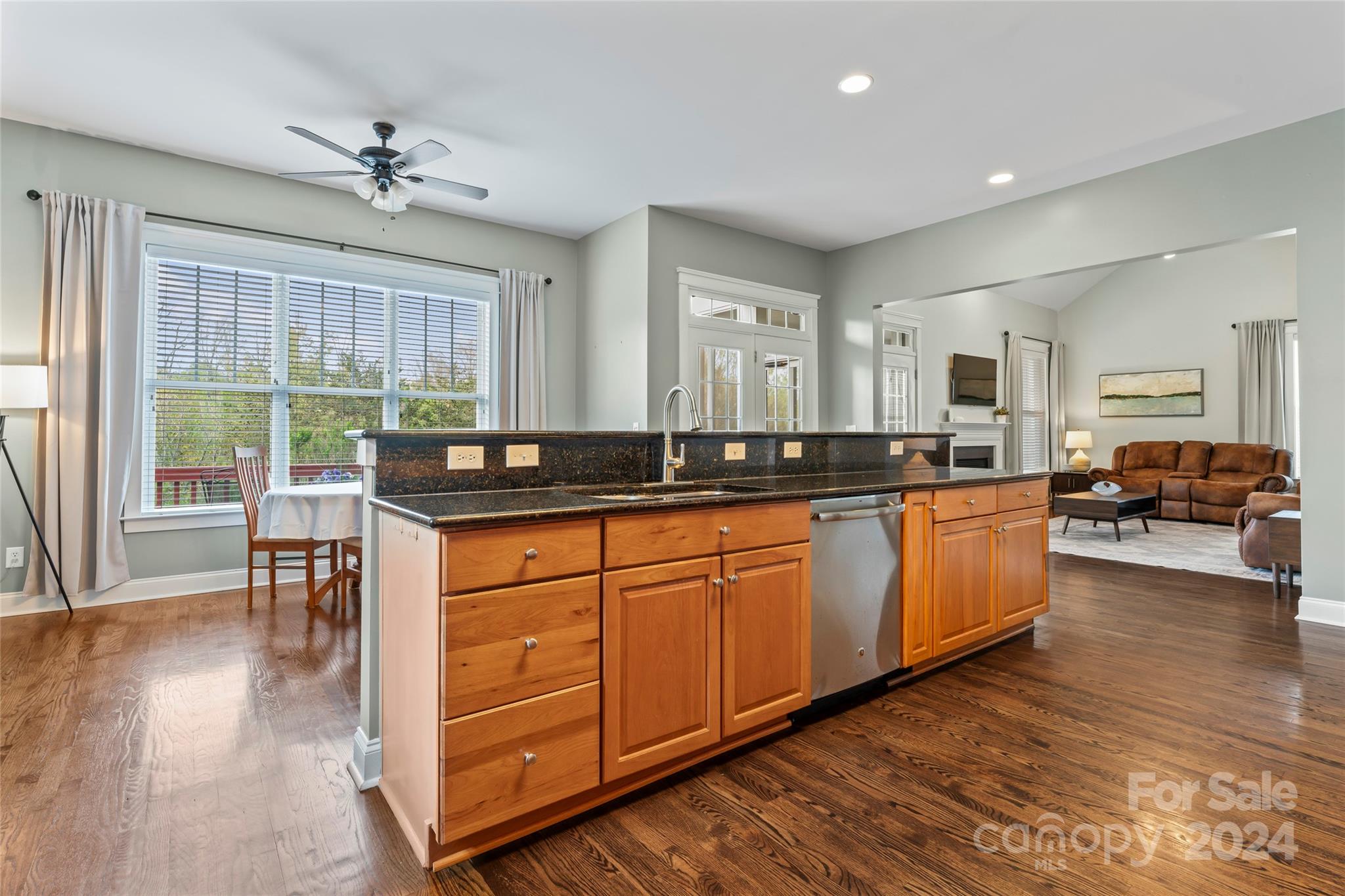 Lake Shore - Residential