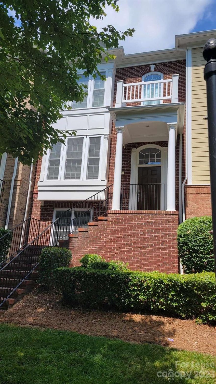 Beautiful Townhouse Located in Baxter Community in Fort Mill, SC, Very Close to I 77, Local Shopping and Restaurants, 3 Bedrooms (2 Bedrooms Located on 3rd Level-Master with Full Bathroom & 1 Full Bathroom & 1 Bedroom Located on 1st Level & 1 Full Bathroom) 3.5 Bathrooms (Half Bathroom on 2nd Living Level), Living Room with Gas Fireplace, Dining Room Area, Kitchen with Gas Range, Refrigerator, Dishwasher & Microwave. Deck off of Kitchen. 2 Car Garage. Single Family Only. ***Rent will increase to $2695 a/o 7/1/23***
No Smoking/No Vaping. Call Owner for All Pet Permission. Maximum Occupants 5. Available NOW