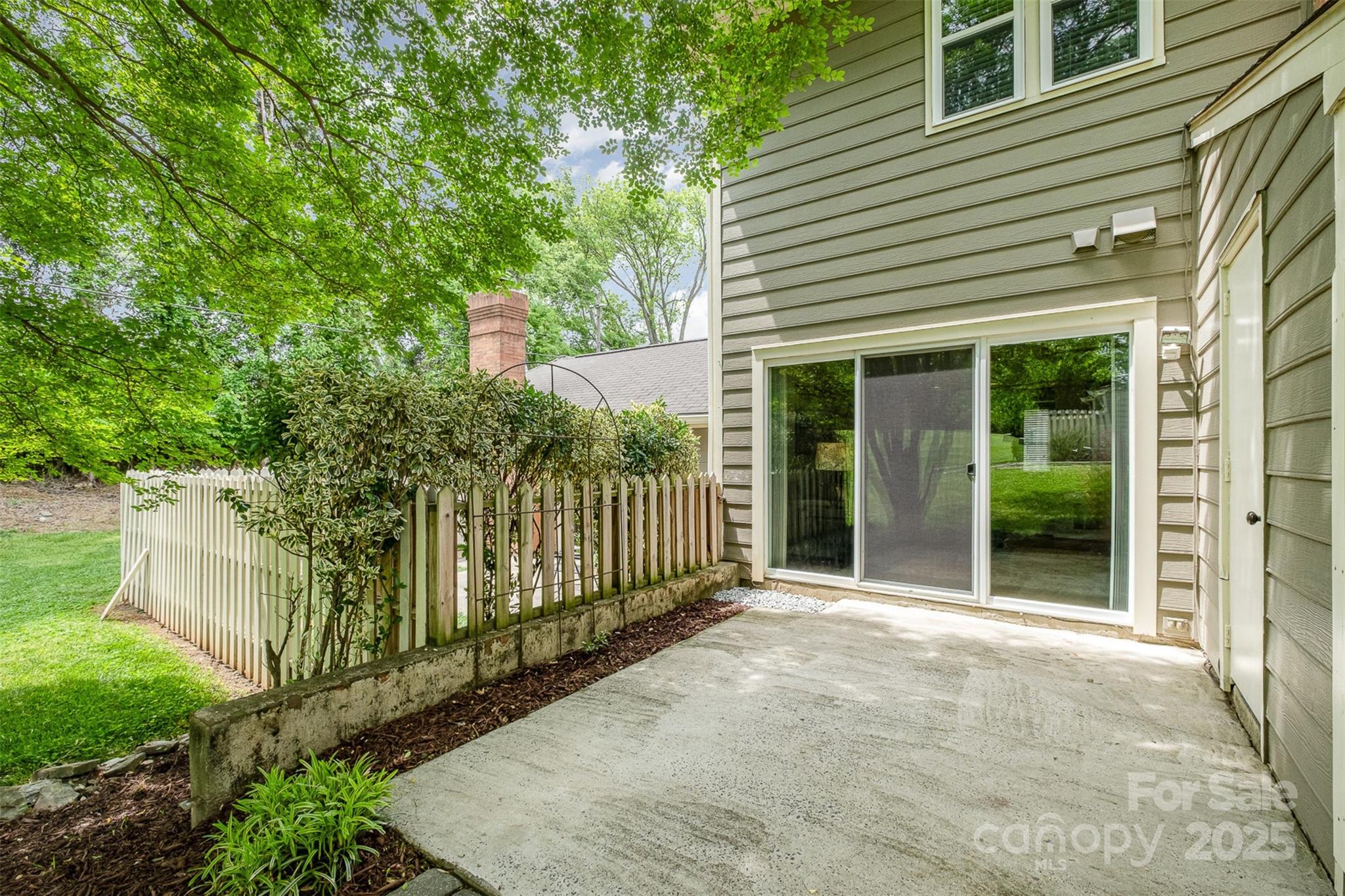 Thuringer Court - Residential