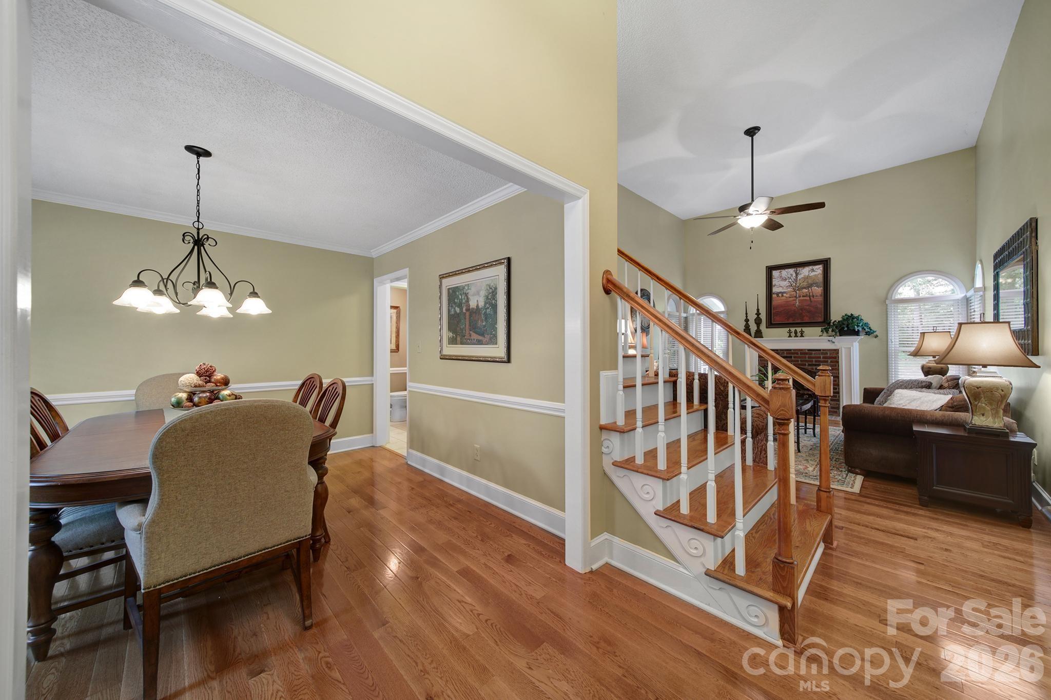 1109 Hawthorne Drive