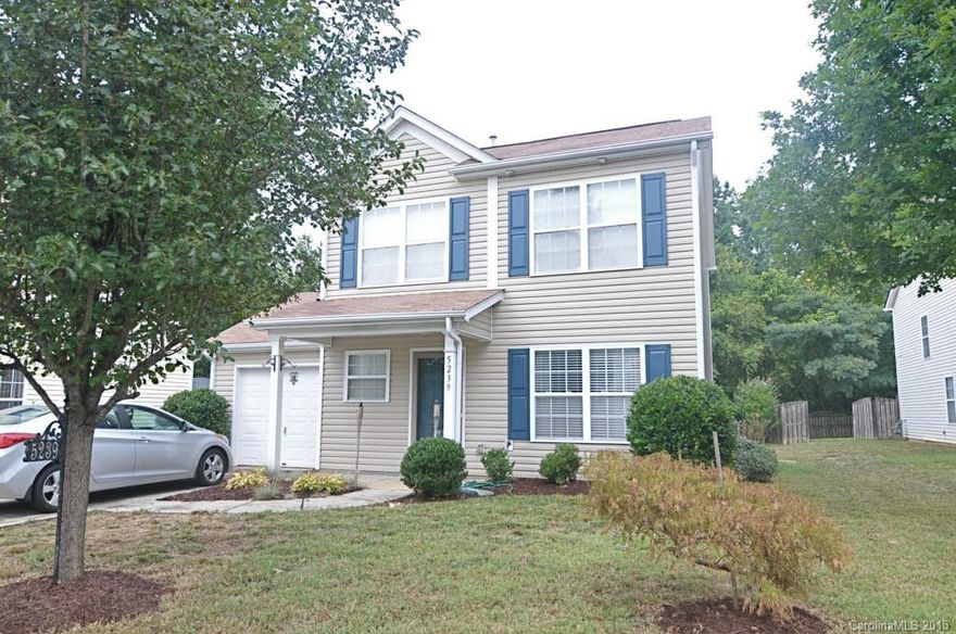 Cute home with vaulted great room, cozy fireplace, and eat in kitchen! "Park-like" backyard setting to enjoy your morning coffee or afternoon BBQ. Refrigerator, washer, and dryer, all stay! Home comes with one year home warranty! Easy access to 77 and a short walk to Light Rail and minutes from Uptown.