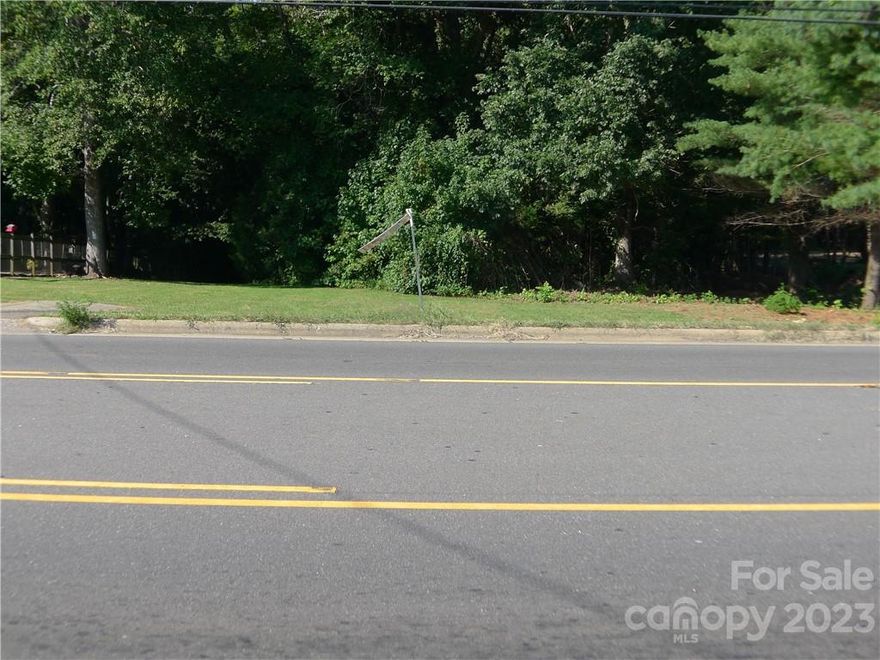 Commercial land located in a high traffic count area. Per NCDOT last traffic count in 2023 was 21,000. Address not officially assigned; only used for reference purposes.