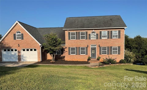 Photo of 4948 Betty Drive NE, Hickory, NC 28601 (MLS # 4419644)