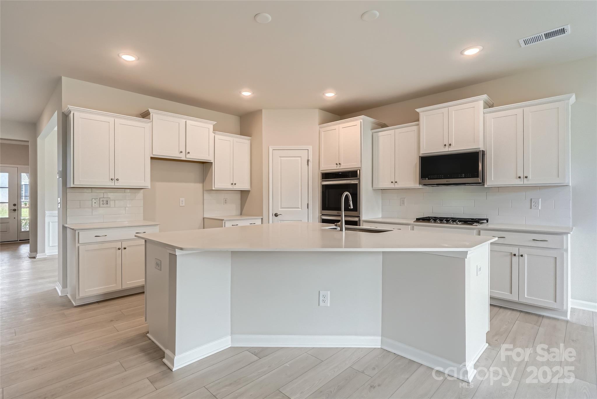 Roselyn - Residential