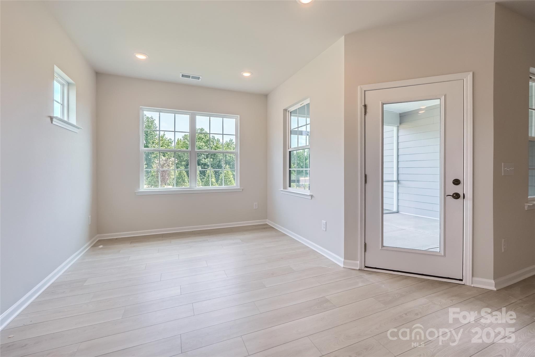 Roselyn - Residential