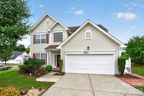 Photo of 8939 Firestreak Drive, Charlotte, NC 28216 (MLS # 4396638)