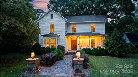 Photo of 10915 Beatties Ford Road, Huntersville, NC 28078 (MLS # 4308047)