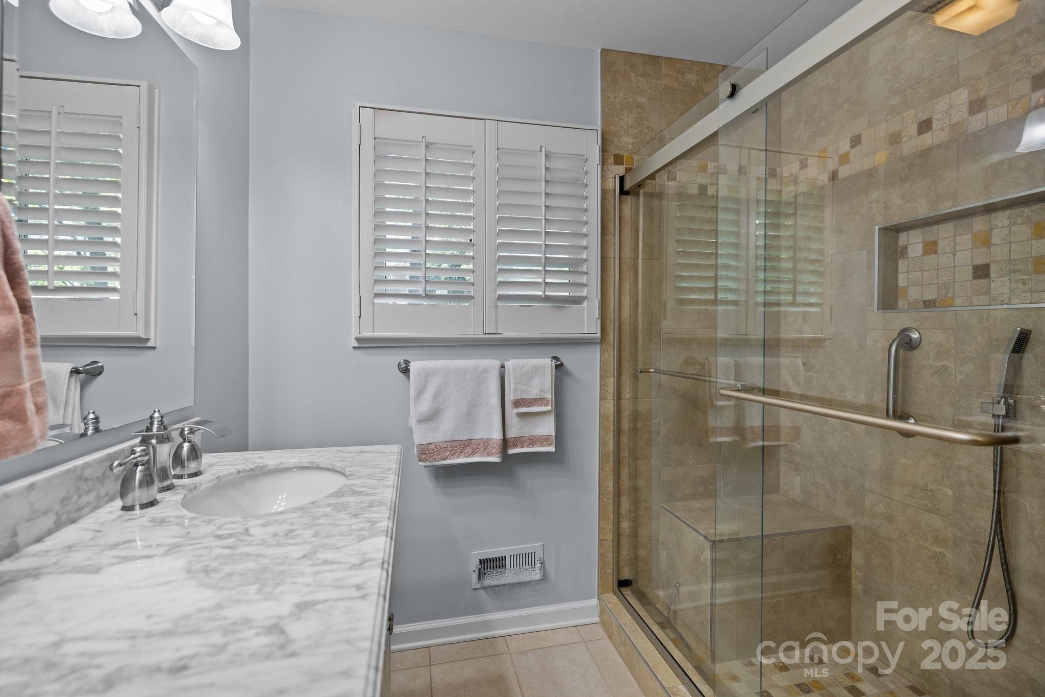 Tega Cay - Residential