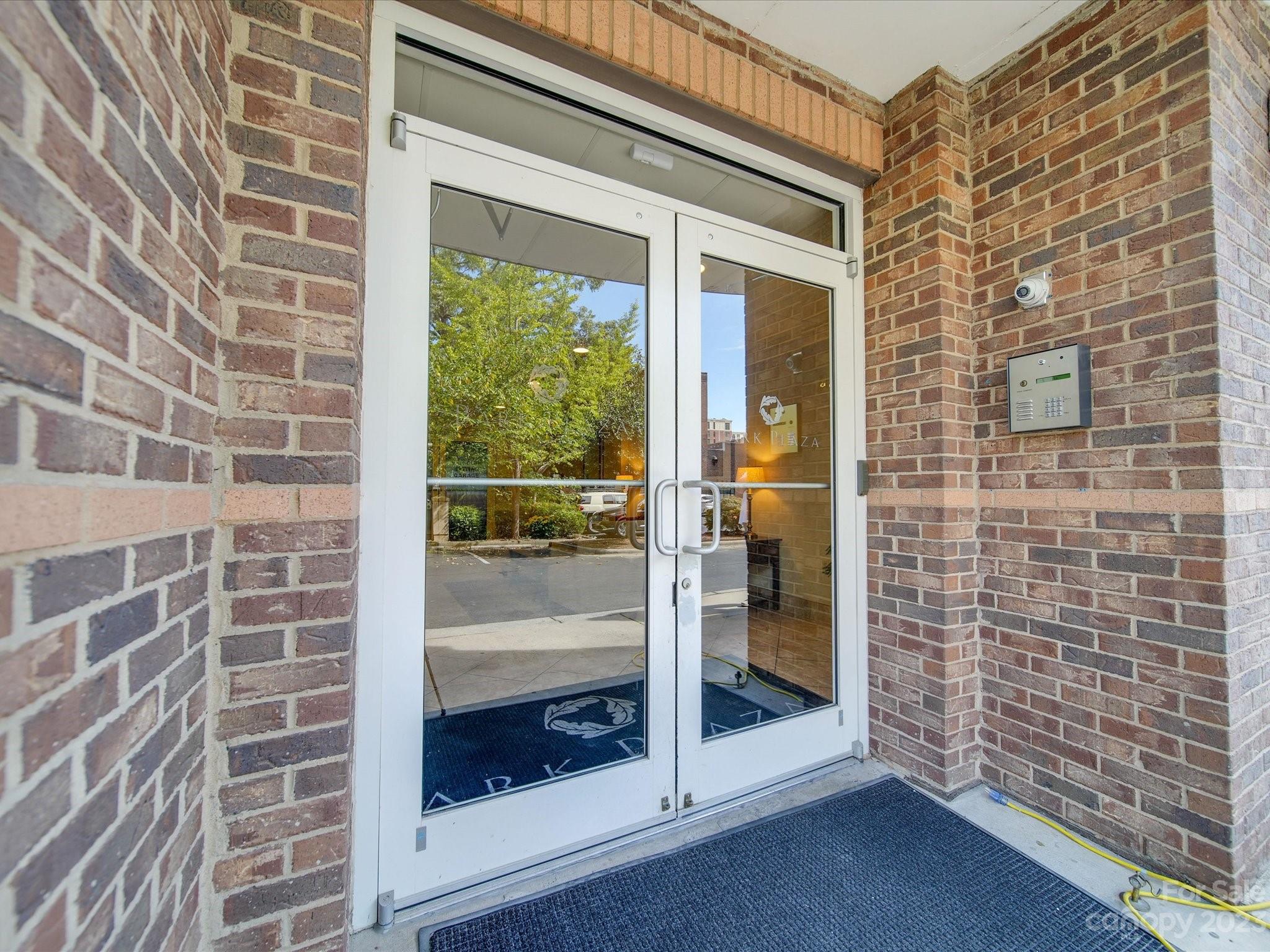 Park Plaza - Residential