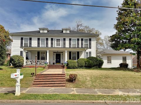 192 W Court Street Rutherfordton NC 28139