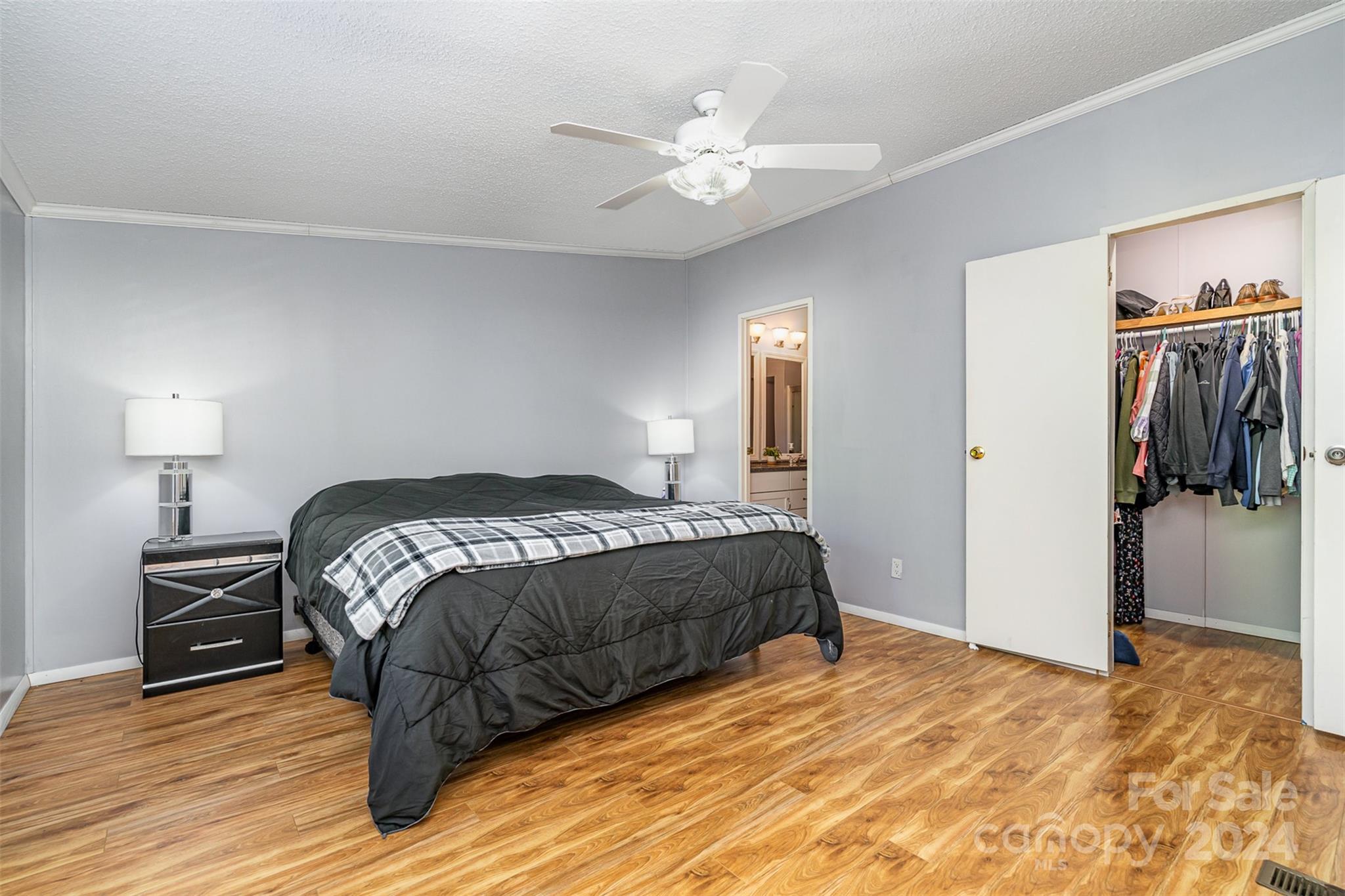 Mount Anderson - Residential