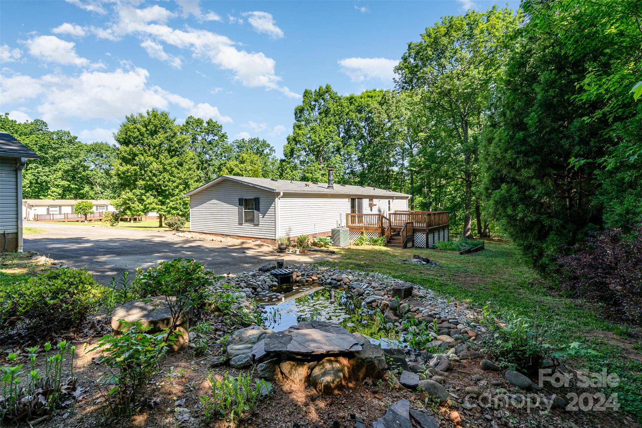 Mount Anderson - Residential