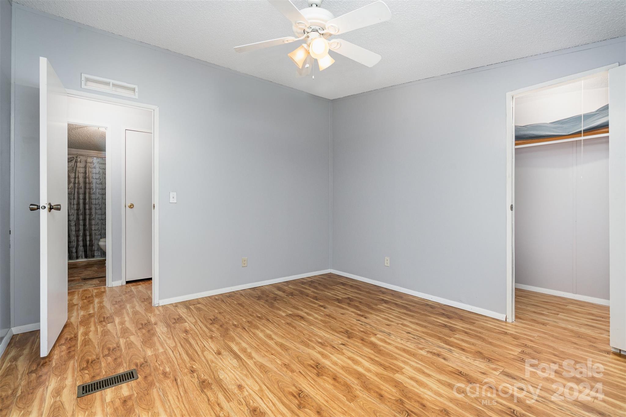 Mount Anderson - Residential