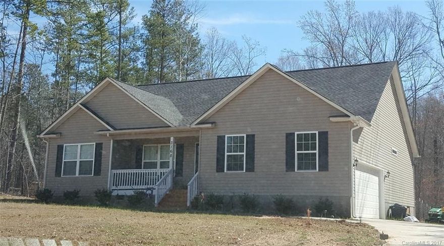 Clover schools!!! Great open floor plan, garage, screened covered deck, so many extras!!!