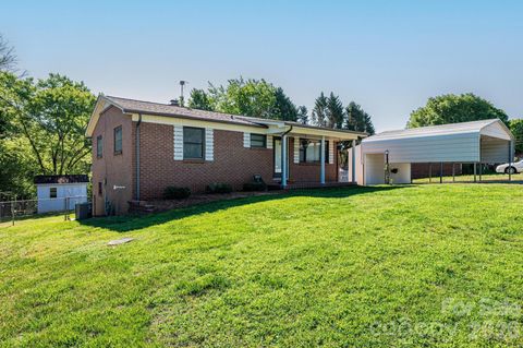 Photo of 2649 Westview Acres Street, Hickory, NC 28601 (MLS # 4371738)