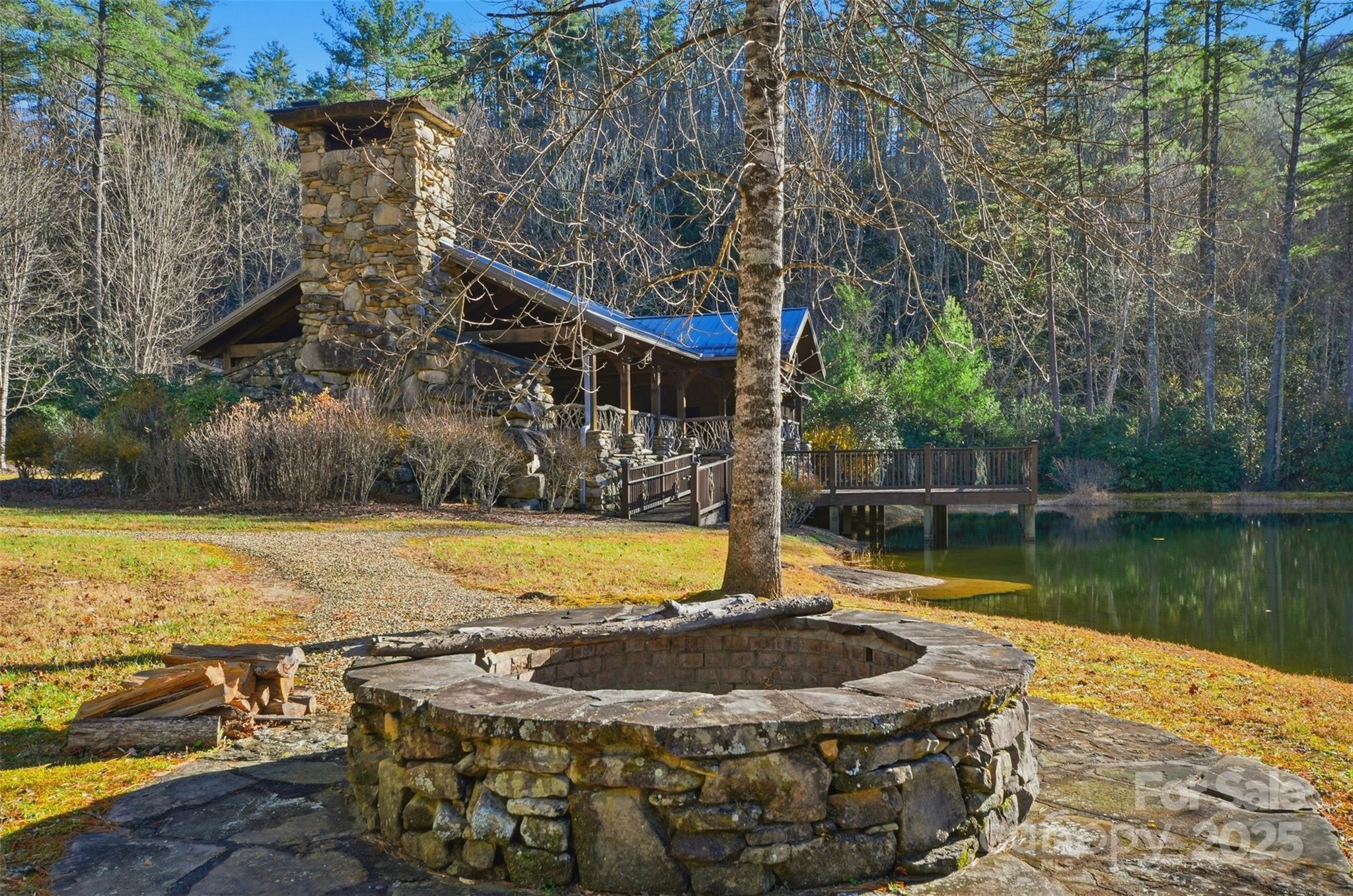 Round Mountain Falls - Land