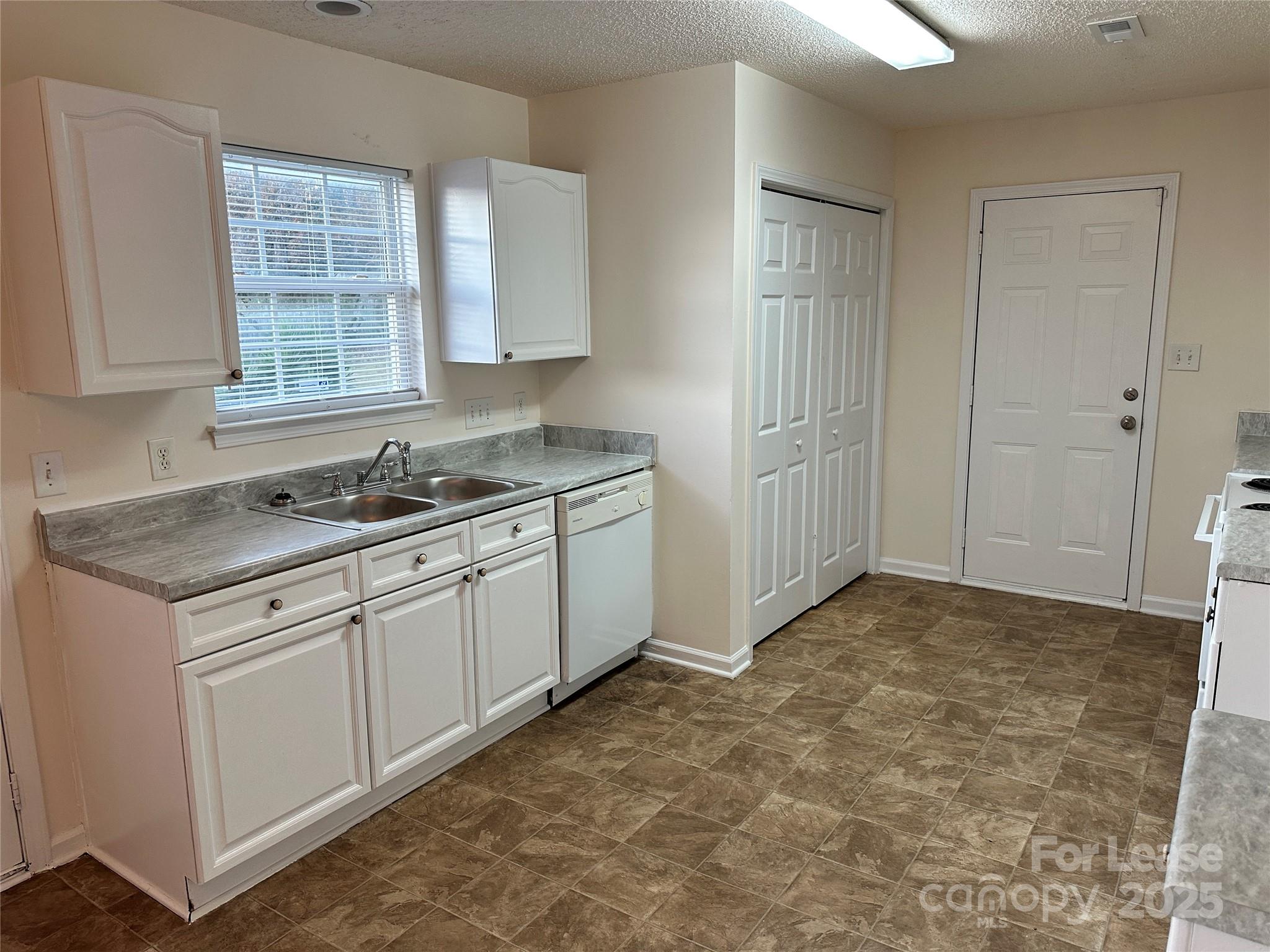 Thompson Glen - Residential Lease