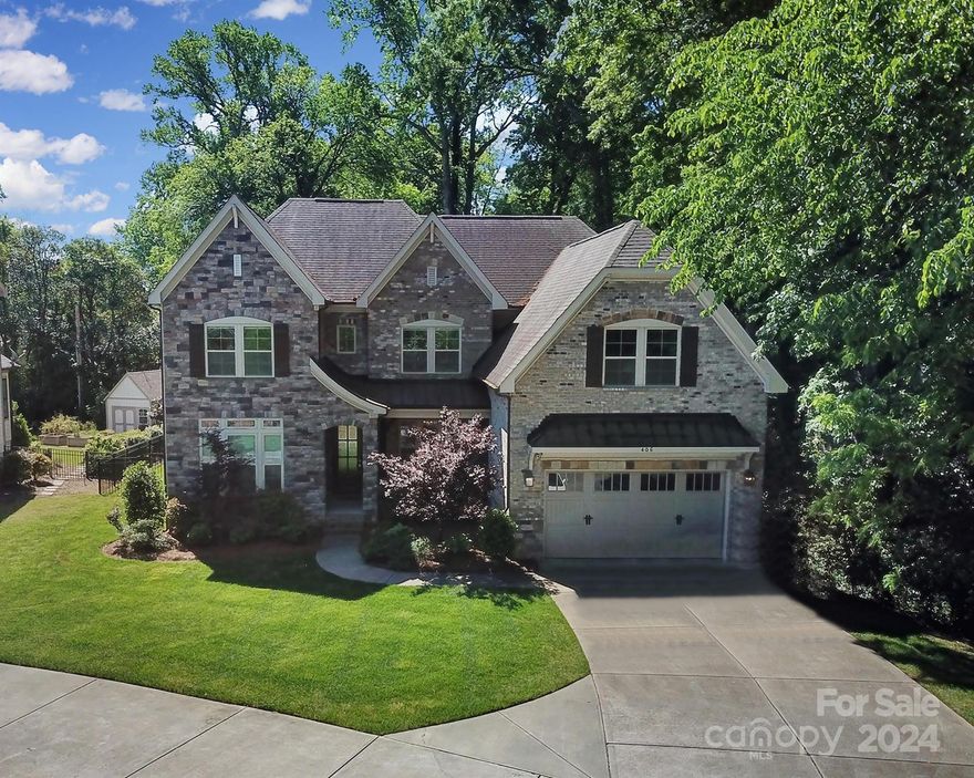 Incredible, Bonterra home with fabulous open floorplan & grand 2 story foyer, formal Dining/Den & guest suite on main. Sleek hardwood floors throughout! Gourmet chefs kitchen w/ oversized island, quartz ctops, tile backsplash, SS Electrolux Icon 6 burner gas cooktop, dbl oven, dw & built-in microwave, butlers pantry & walk-in pantry open to bfast rm w/lrg glass sliding doors to covered patio. Great Rm w/gas log FP, built-in cabinetry & wall of windows w/shades. Lrg mud rm off garage. Bonus/Office w/back staircase & half bath. Spacious Primary Suite privately located on rear of home w/ expansive closet w/custom shelving. Laundry room w/built-in cabinetry, quartz ctops and back entrance to Primary. Stunning primary bath w/dual vanity, soaker tub, large shower with tile surround! Covered patio with gas log FP overlooking flat, private, fenced in backyard. Ample parking & turn around space. Perfectly located close to restaurants & shops. This is the one that you have been waiting for!