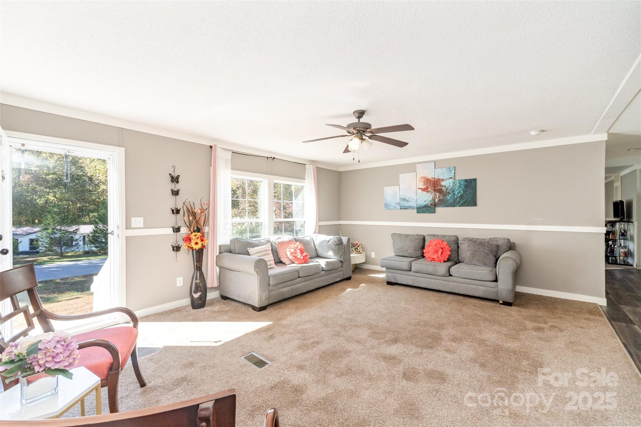 5843 Dachshund Street