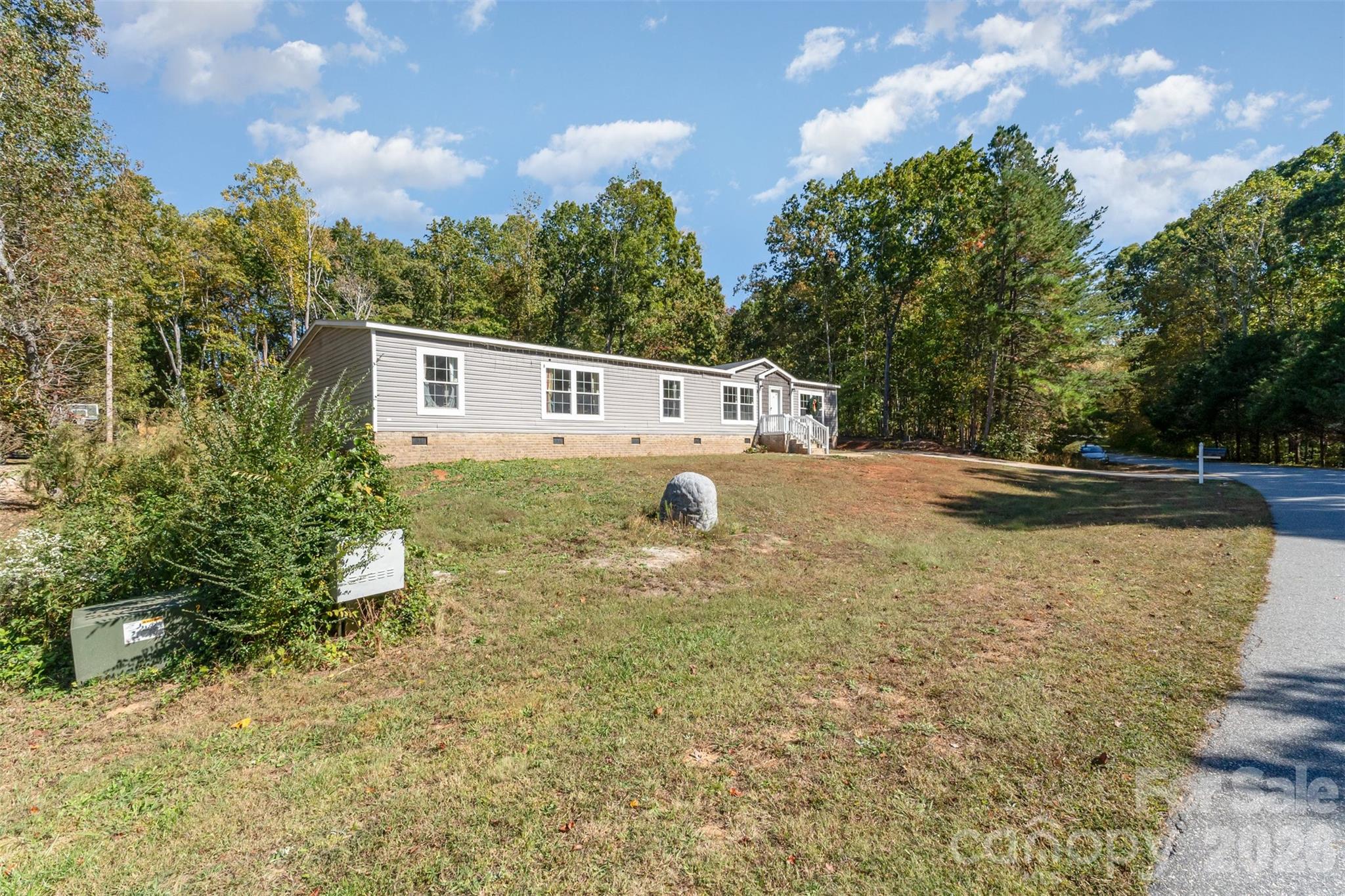 5843 Dachshund Street