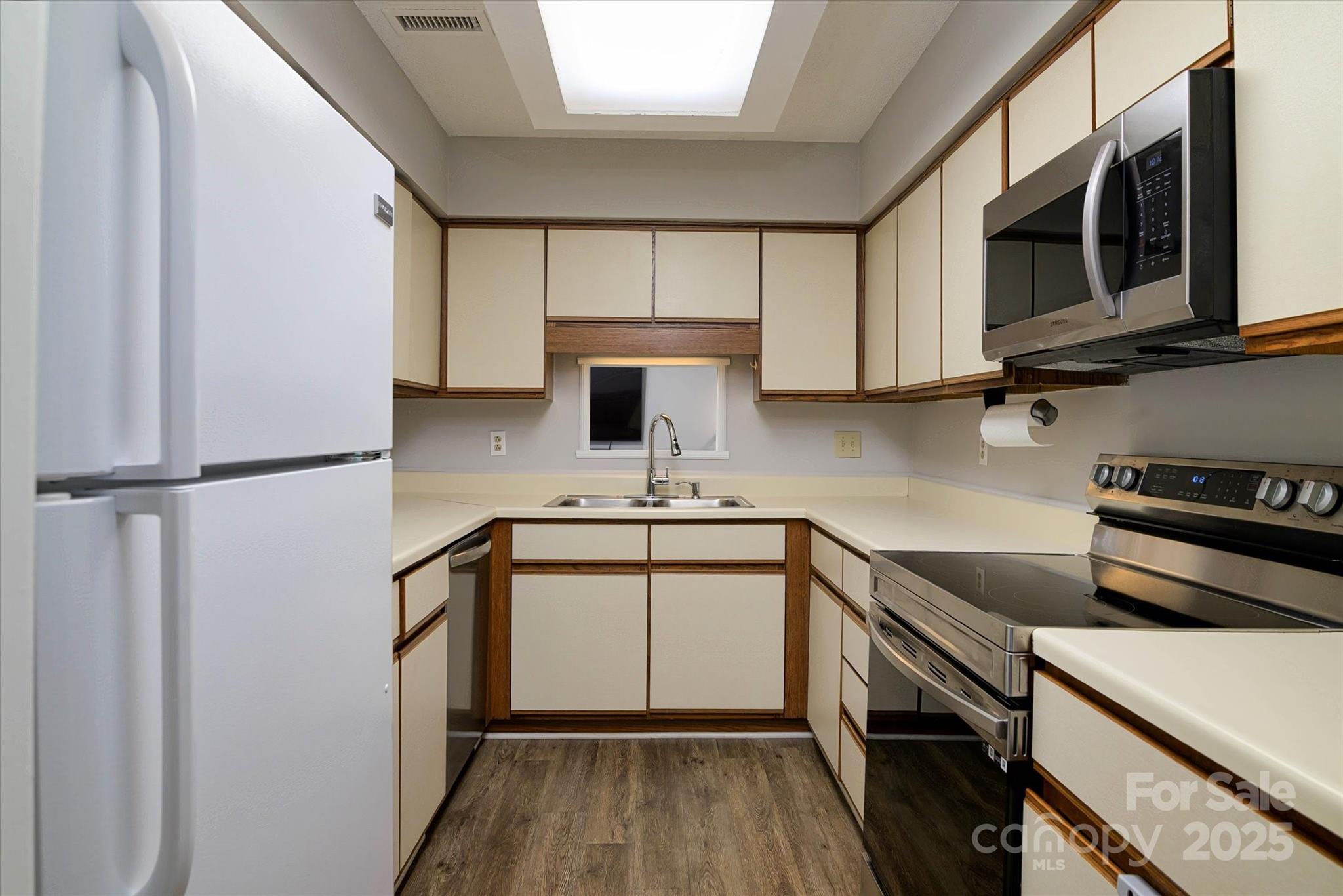 Colony Square - Residential