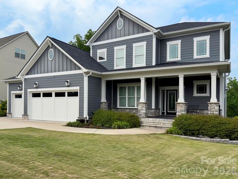 Photo of 328 Calming Way, Tega Cay, SC 29708 (MLS # 4391141)