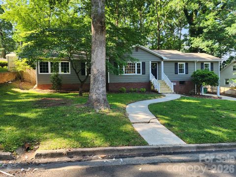 Photo of 616 E Oakwood Avenue, Albemarle, NC 28001 (MLS # 4387743)