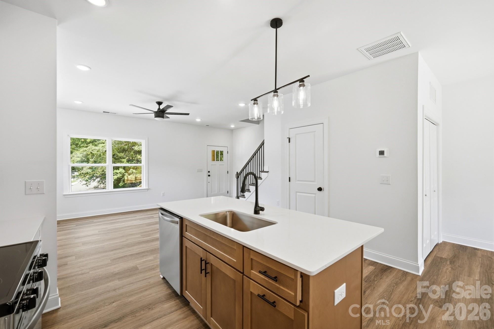 210 8th Avenue Drive SE