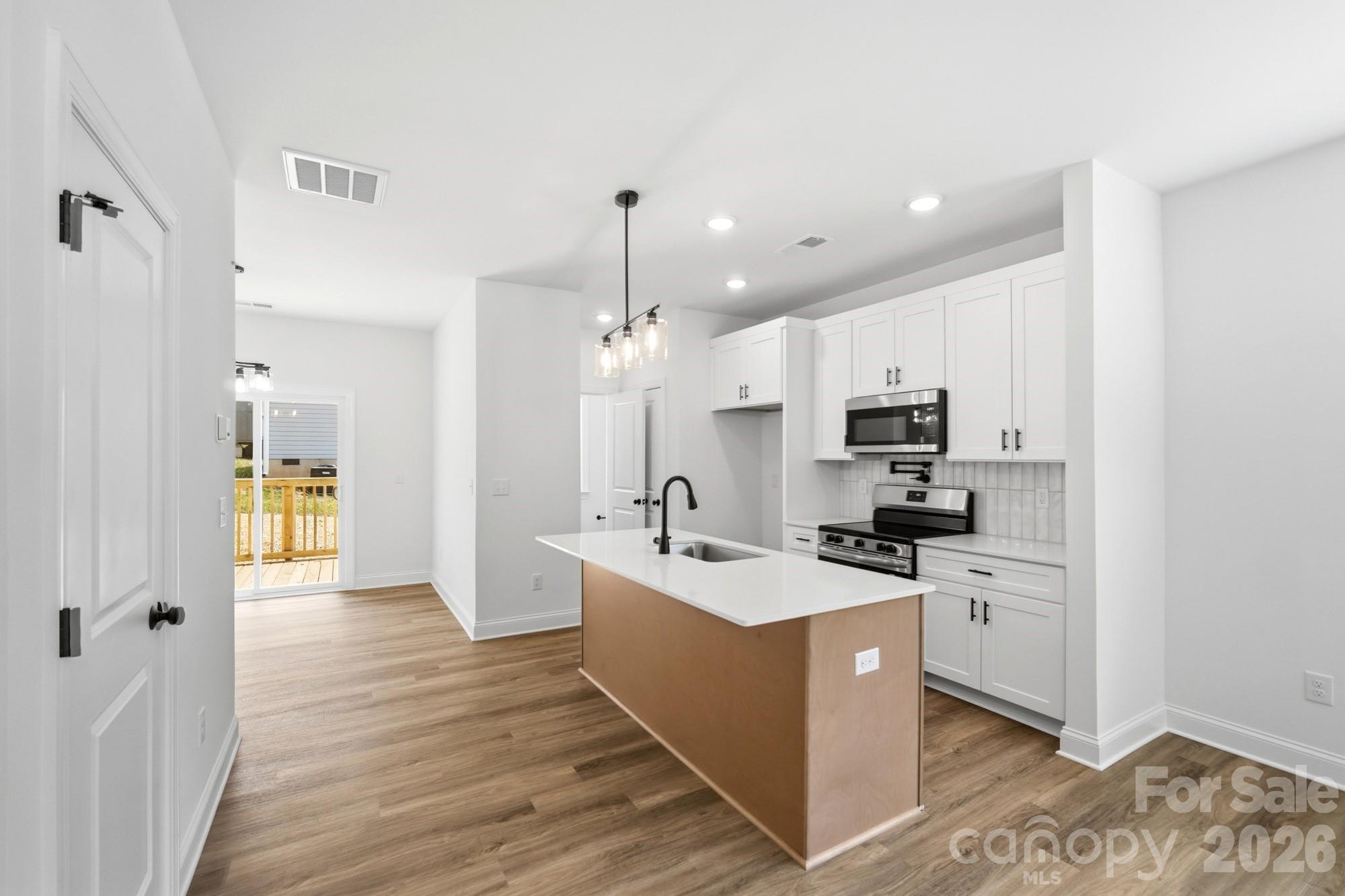 210 8th Avenue Drive SE