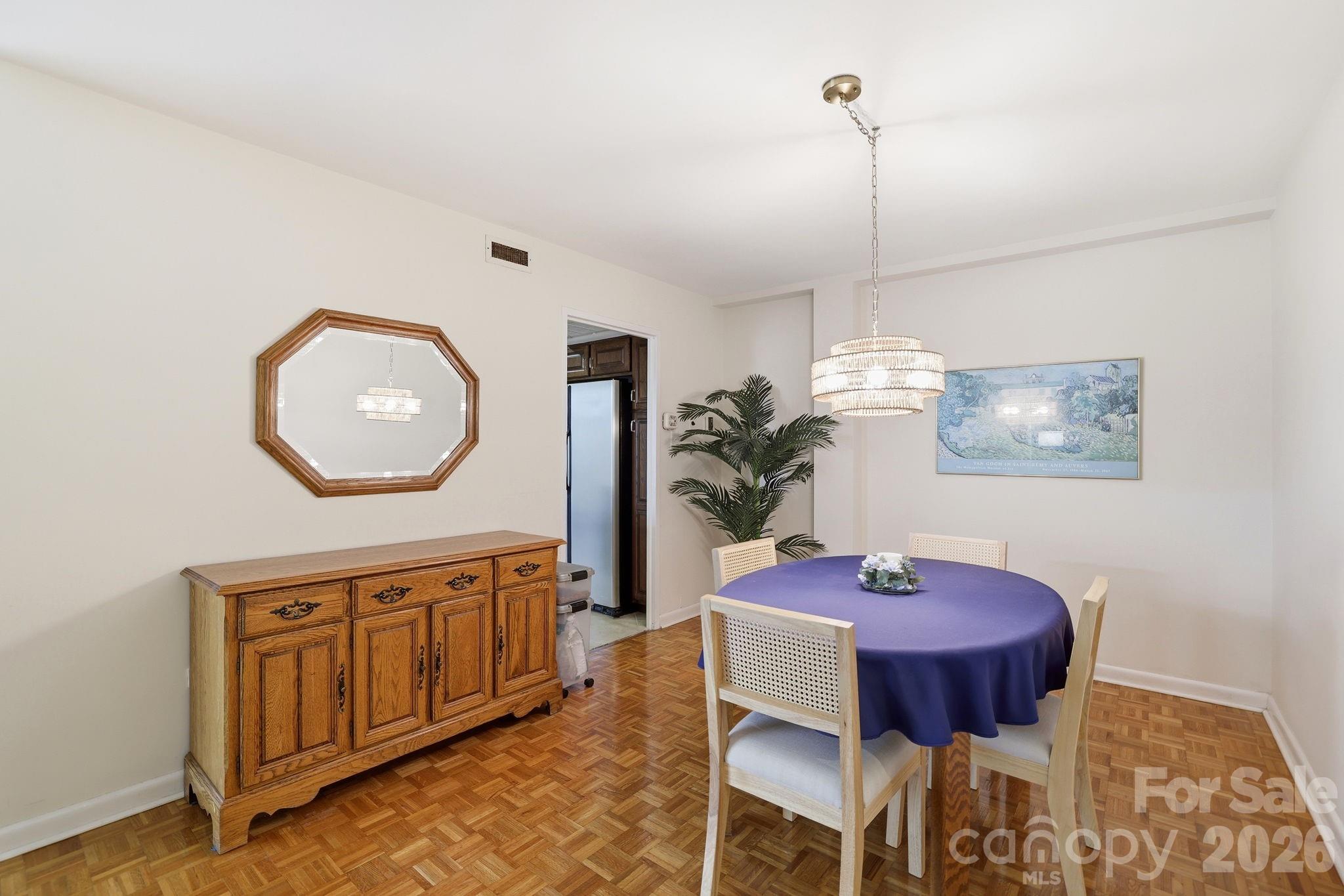 1300 Queens Road 416