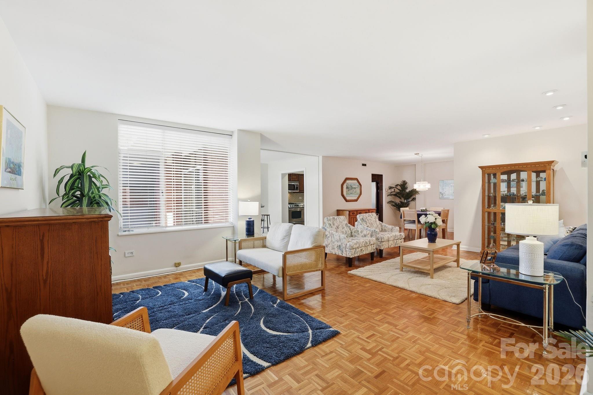 1300 Queens Road 416