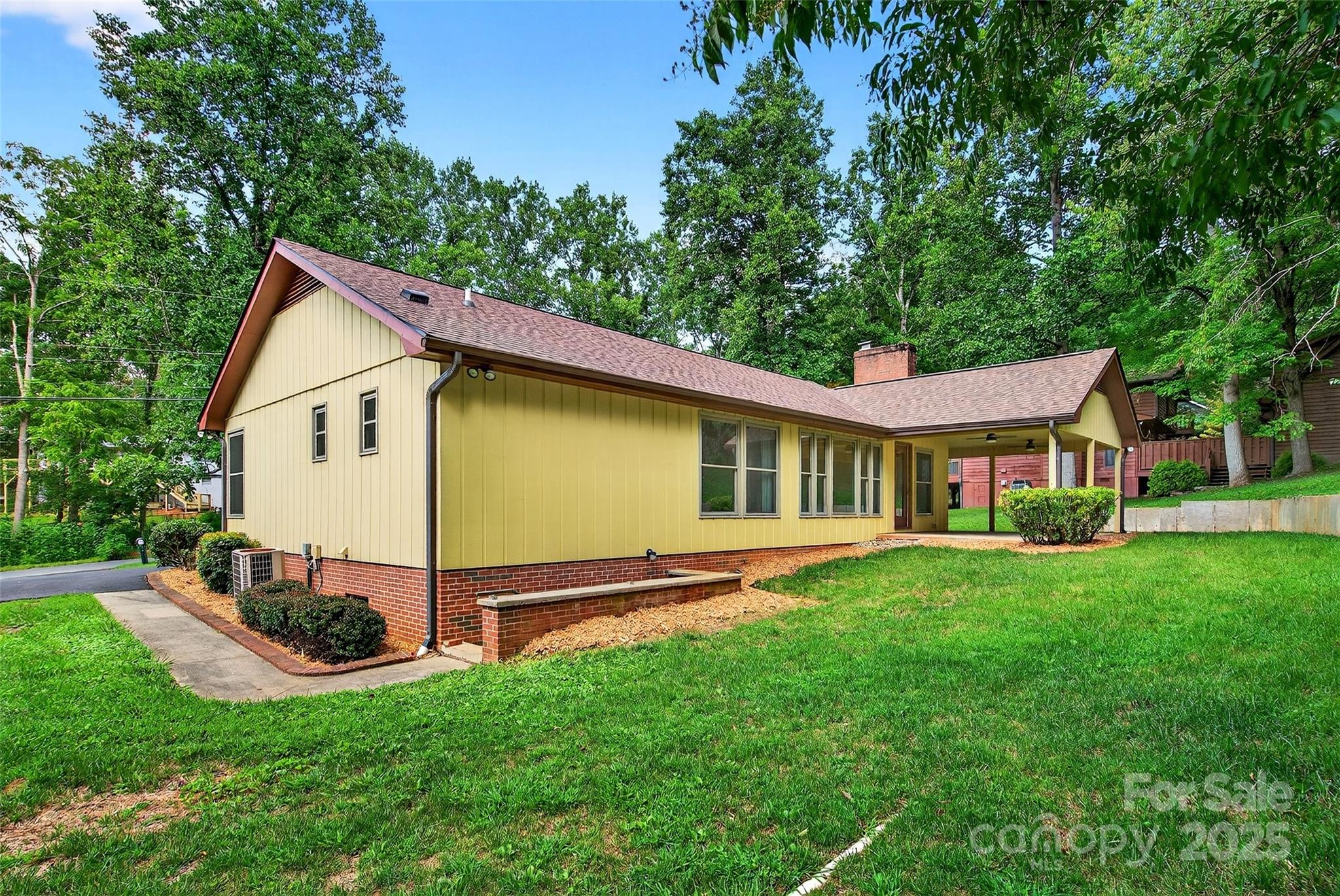 63 Pinecroft Road
