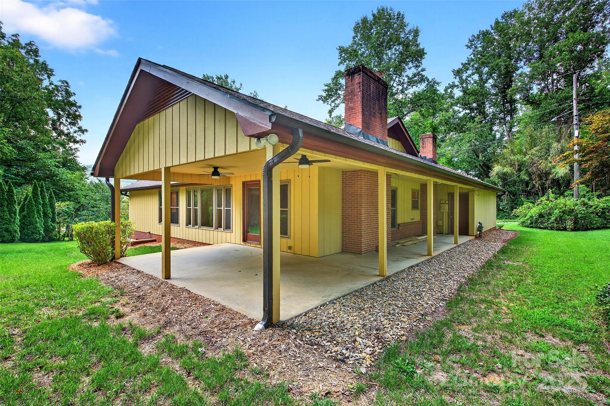 63 Pinecroft Road