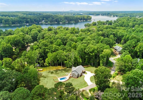 Photo of 143 Hideaway Lane, Mooresville, NC 28117 (MLS # 4426802)