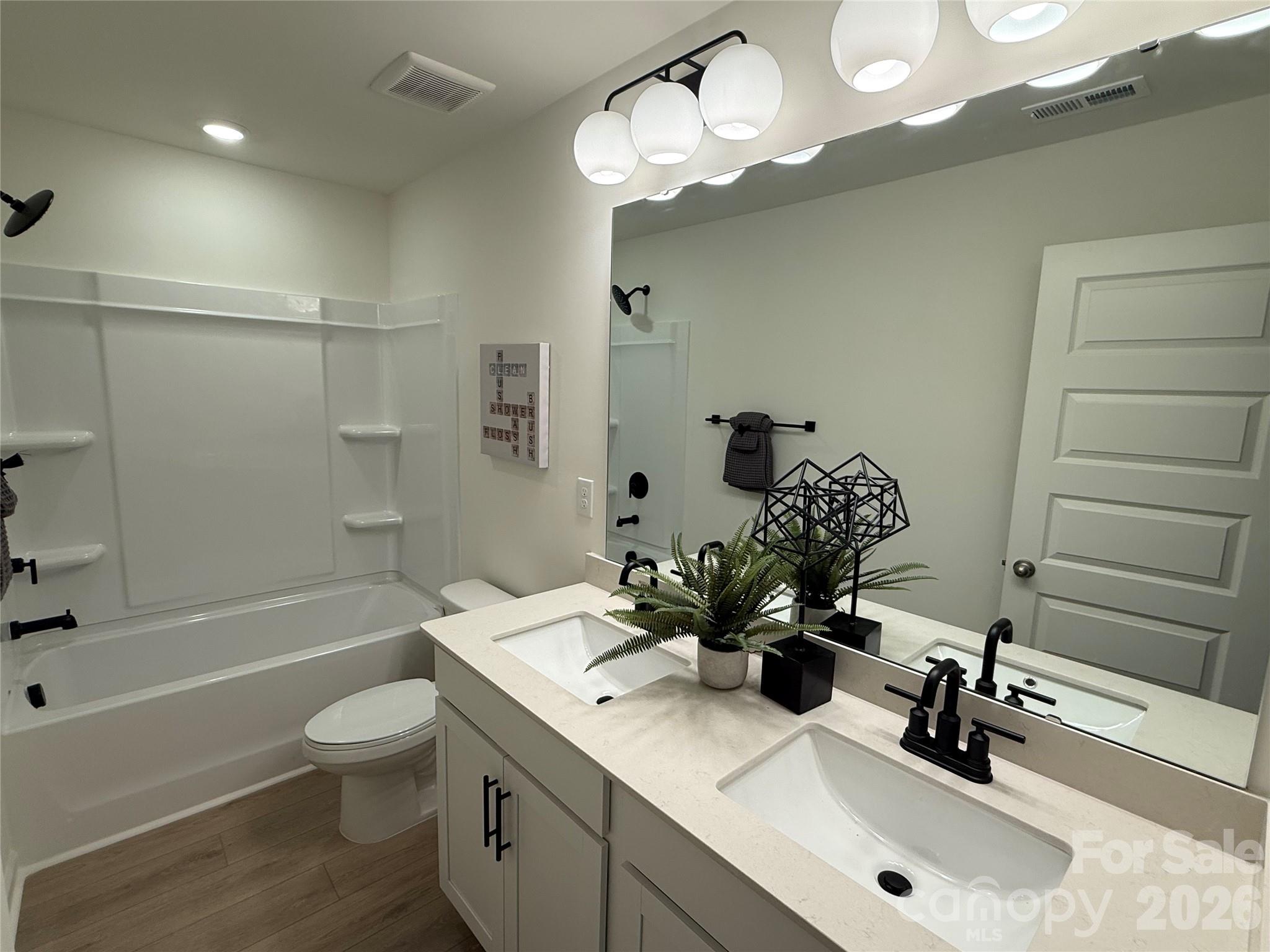 Wellington Pointe - Residential