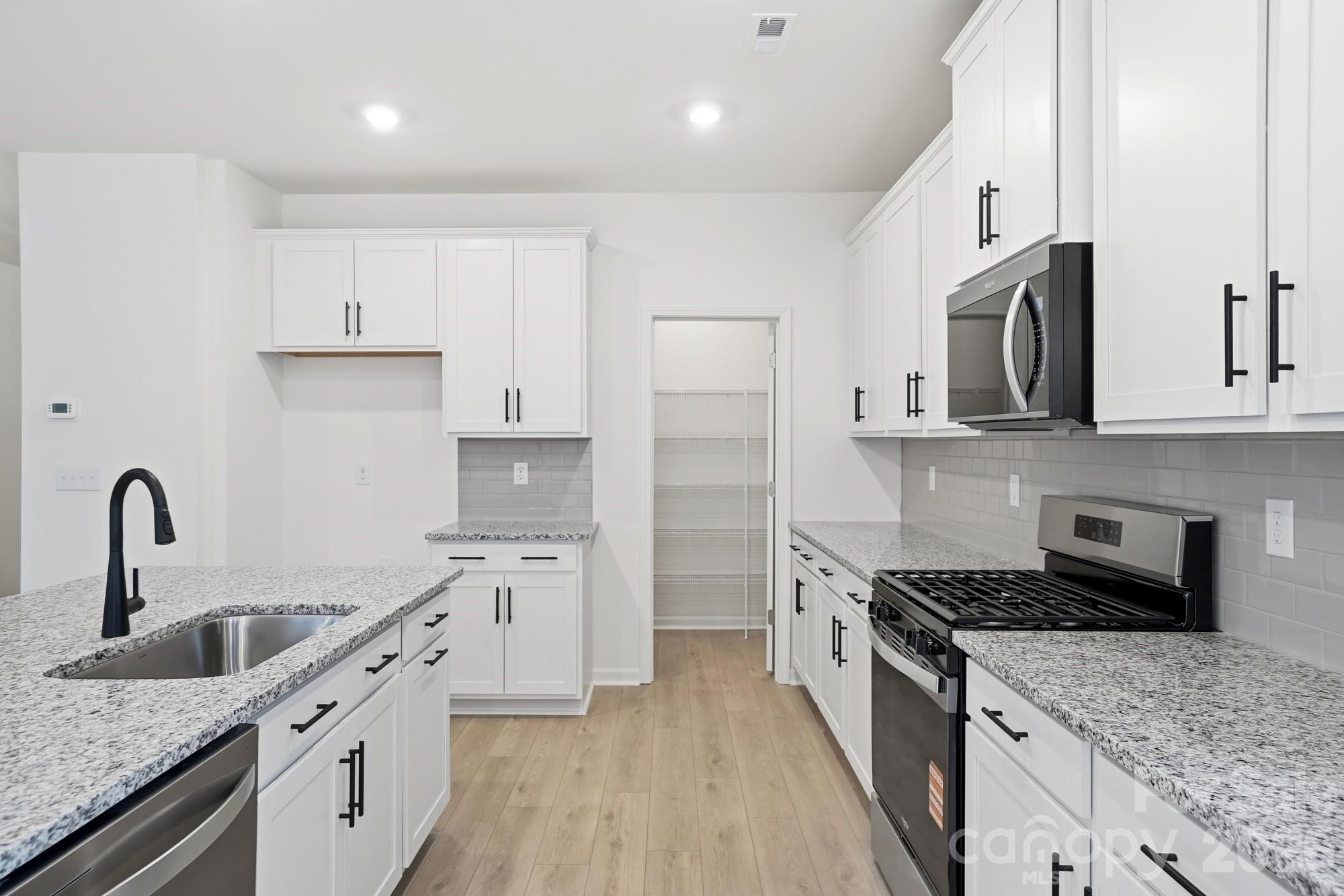 Wellington Pointe - Residential