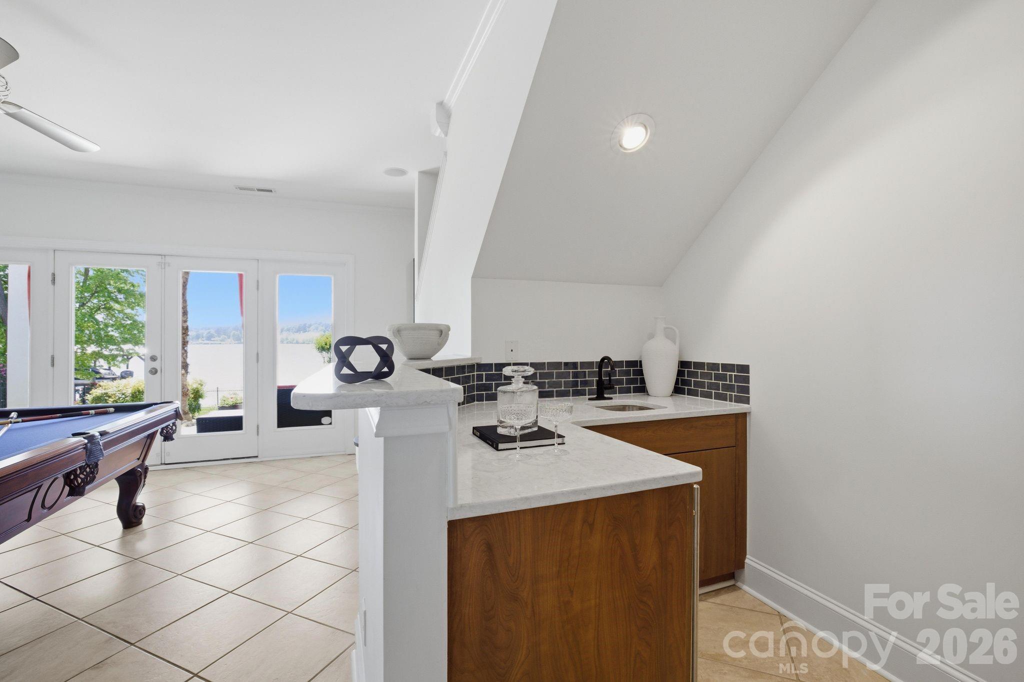 Pinnacle Shores - Residential